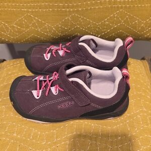 Keen big kids Jasper hiking climbing sneakers